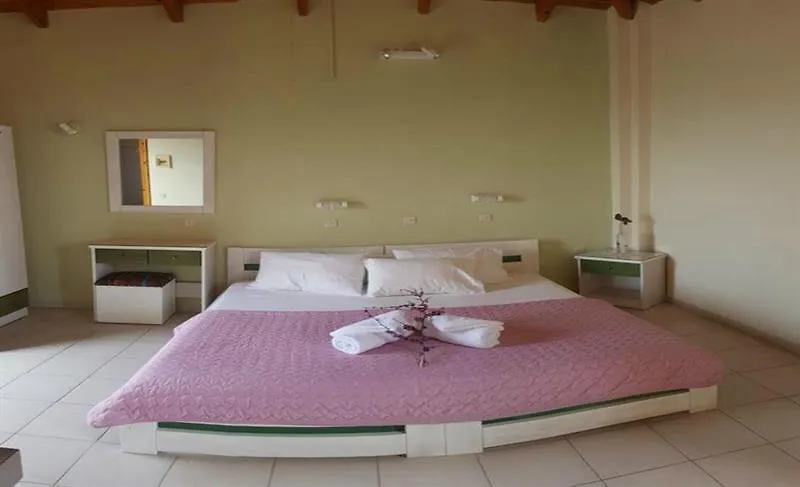 Epi Apartments Lourdata  4*, Lourdata (Kefalonia)